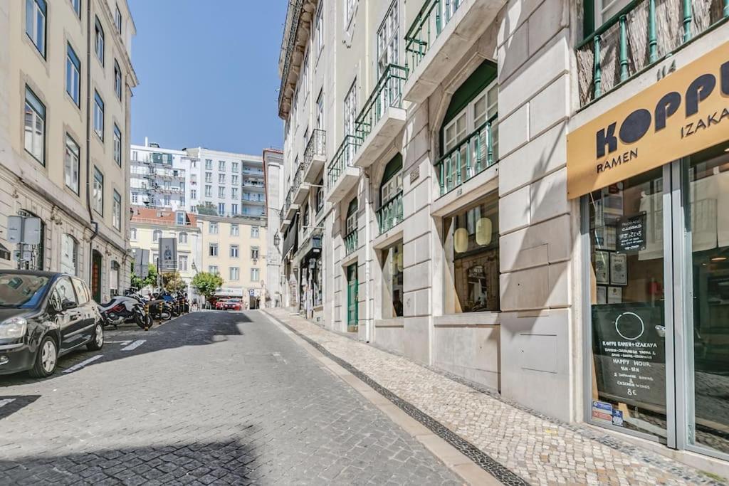 Made For The City Lovers- Urban Charm In Chiado Lisboa Extérieur photo
