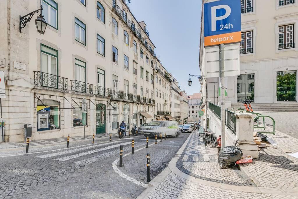 Made For The City Lovers- Urban Charm In Chiado Lisboa Extérieur photo