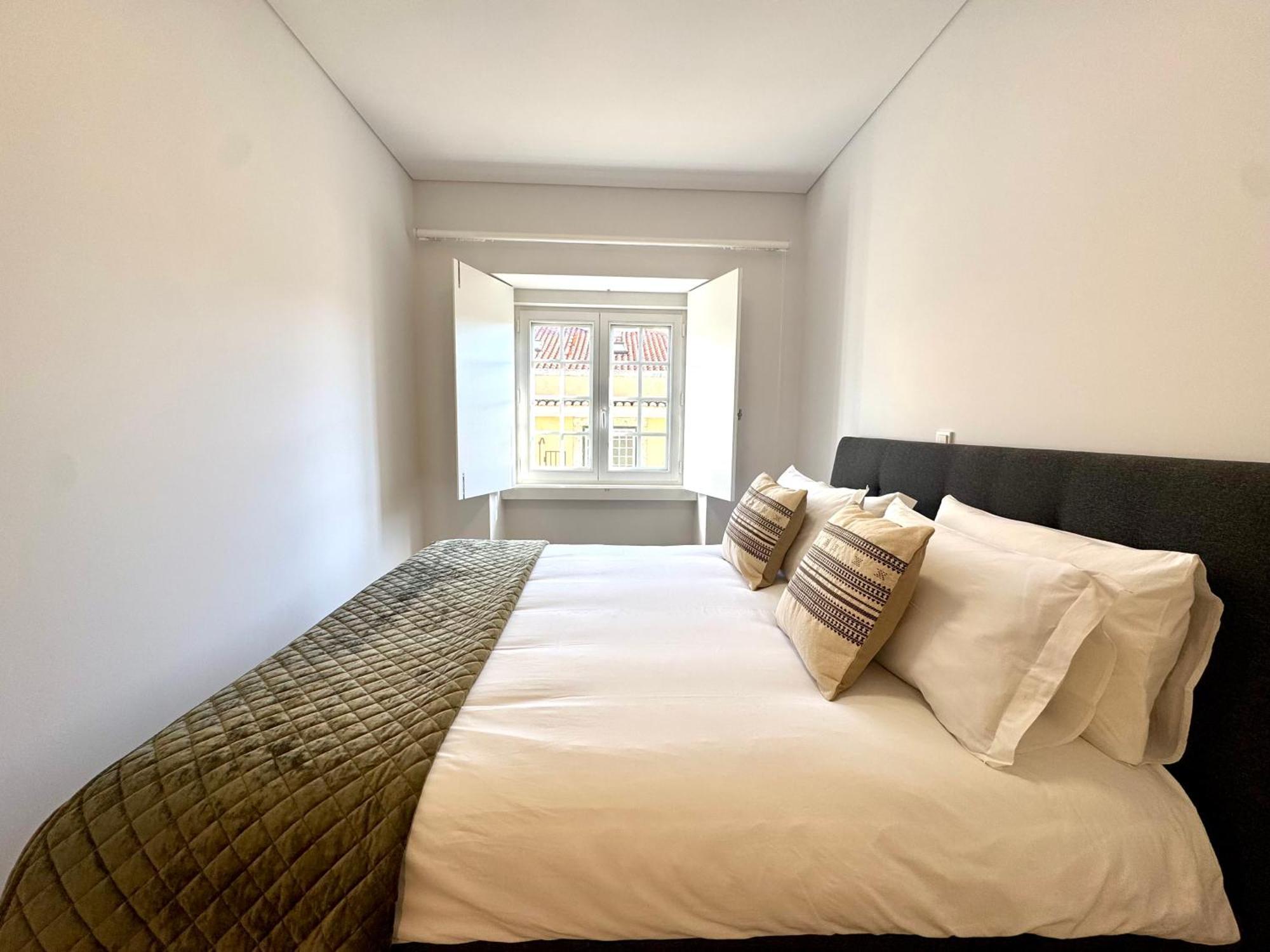 Made For The City Lovers- Urban Charm In Chiado Lisboa Extérieur photo