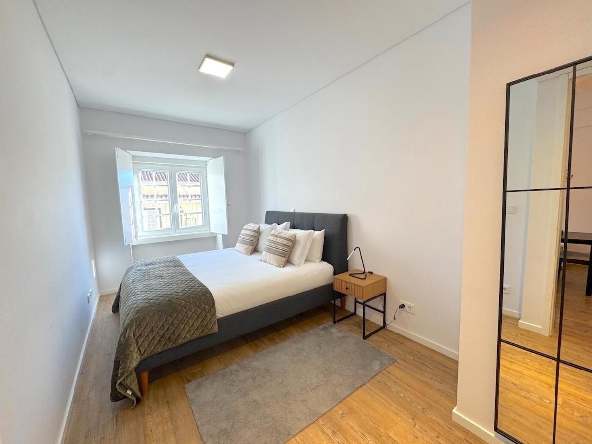 Made For The City Lovers- Urban Charm In Chiado Lisboa Extérieur photo