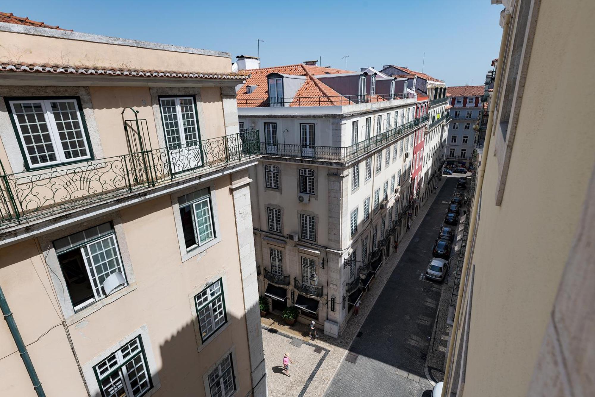 Made For The City Lovers- Urban Charm In Chiado Lisboa Extérieur photo
